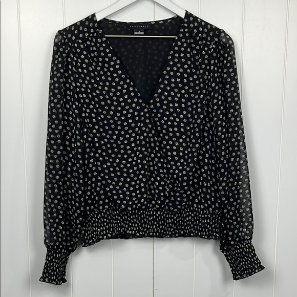 Sanctuary Womens Surplice Top M Black Daisy Print Pullover Smocking Sheer Classy - Picture 1 of 14